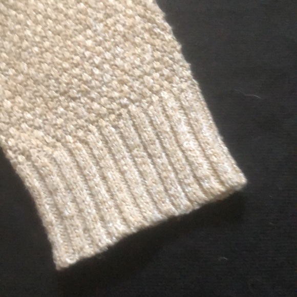 Pink clover sweater size Med - Picture 4 of 5